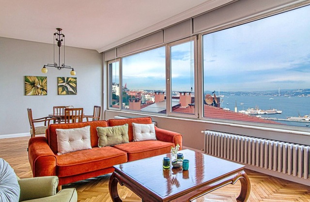 Bosphorus View Flat By Coast 5 min to Taksim