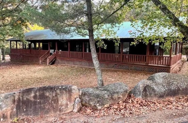 Boulder Lodge Cabin on Lake with Kids Inflatables