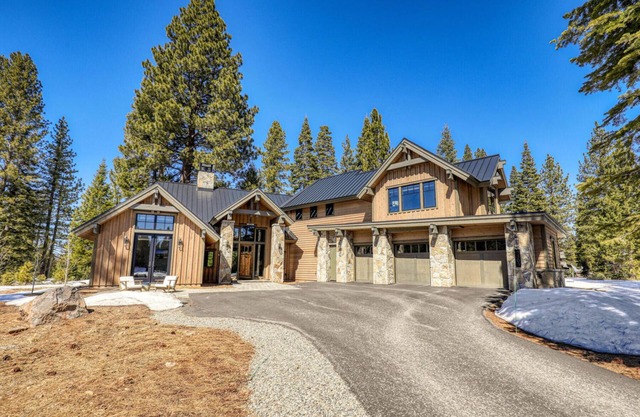 Bound to Impress. Private Hot Tub, Golf Access & Exclusive Club Amenities!