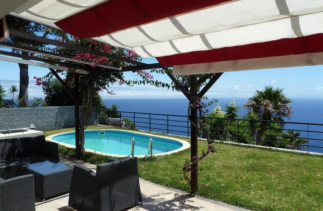Boundless sea views, a bay in front of Funchal