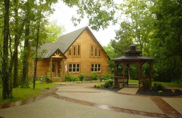 Bourbon Trail, Ark Encounter, Family Gatherings, WiFi, Cabin, Sleeps 29!