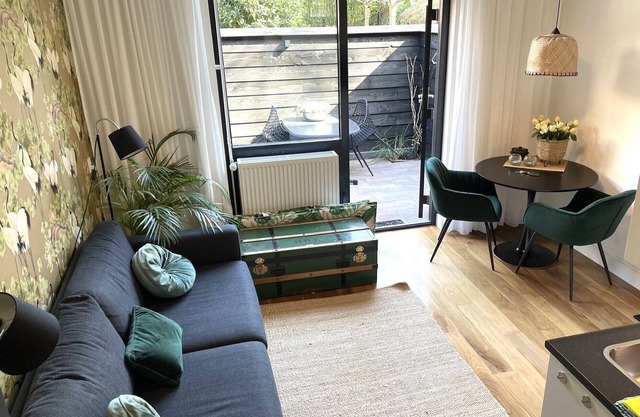 Boutique Apartments Bergen "Green" with sunny private terrace, courtyard