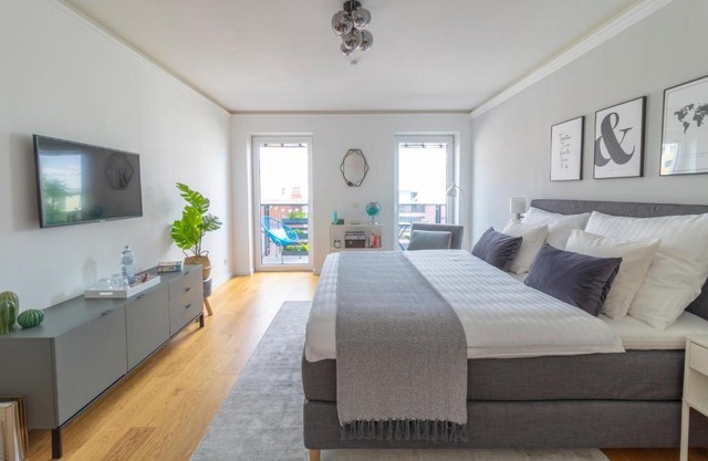Boutique Sky City Apt. with BALCONY/TOP SPOT