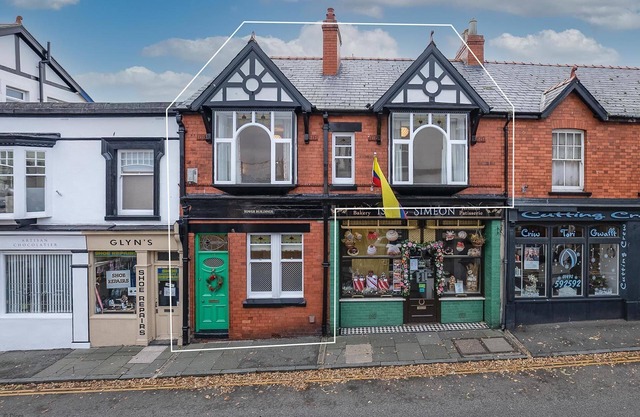 Boutique Three Bedroom Holiday Cottage in Conwy | Tŷ-Twr