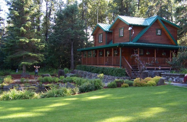 Box Canyon Cabins