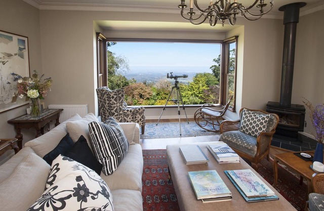 Boyanda At Ferny Creek - A wonderfully historic home with amazing views over the bays and sparkling lights.