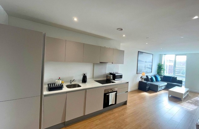 Bracknell RWH Stunning Two Bedroom Apartment