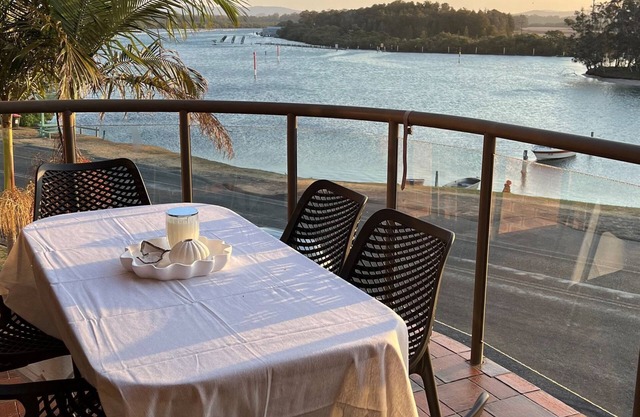 Braemar 7 - Lakefront apartment