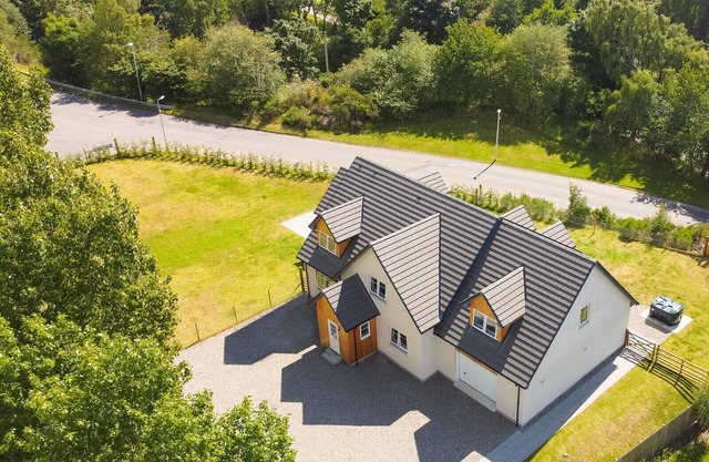 Braeside - large family home in Nethy Bridge