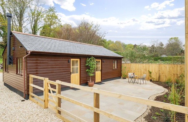 Bramble Bank - sleeps 2 guests in 1 bedroom