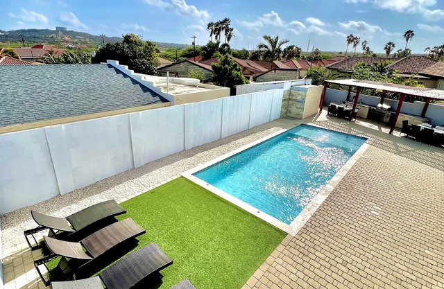 Brand NEW 3 bedroom 2 bathroom home with large pool minutes from Palm Beaches