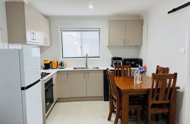 Brand-new 3 bedrooms flat to stay in Sydney