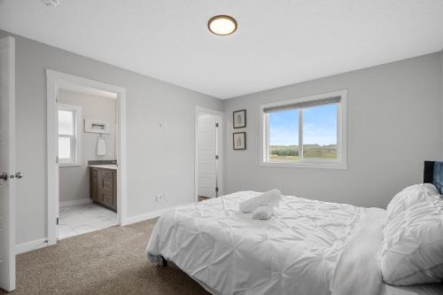 Brand New 3BR Home near Sikome Beach Bow River Golf Free WiFi and private two cars parking