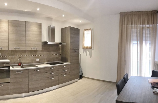 Brand new apartment with parking near Central Station