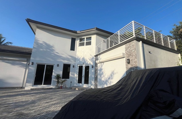 Brand new, beautiful, 2-bedroom house in Margate with WiFi, swimming pools, etc.
