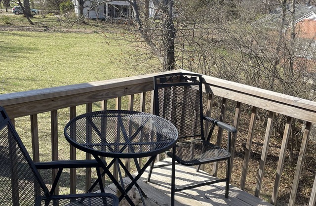 Brand NEW Carriage House Apartment within WALKING distance to MU and downtown!