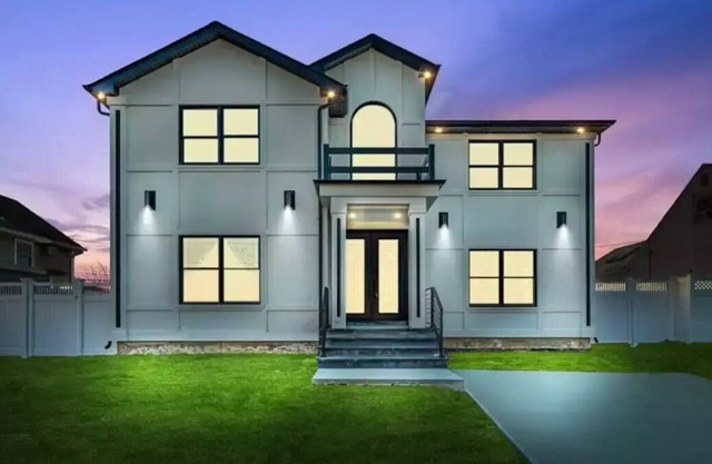 Brand new house in Hicksville!