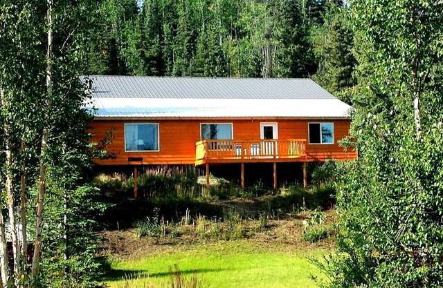 Brand New! Lake Front Rental With Mountain Views