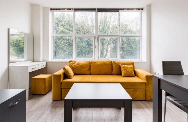 Brand new large studio edgware high street