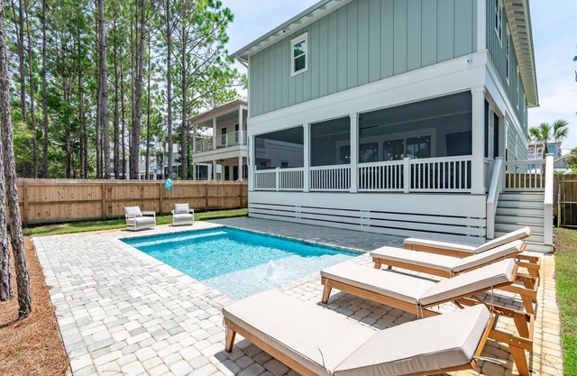 Brand NEW! LSV, Pool, 4 Bikes, Pet Friendly, Steps to the Beach!