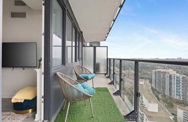 Brand new luxury 1 bedroom 1 bathroom condo in heart of Toronto