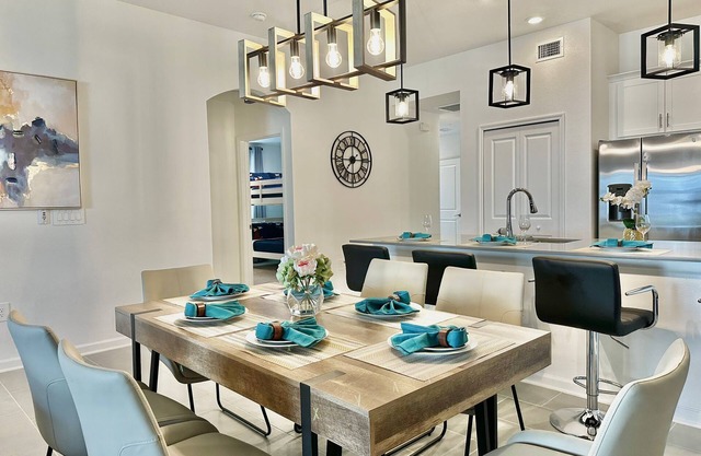 Brand New Luxury 2 Bedroom Condo (321)
