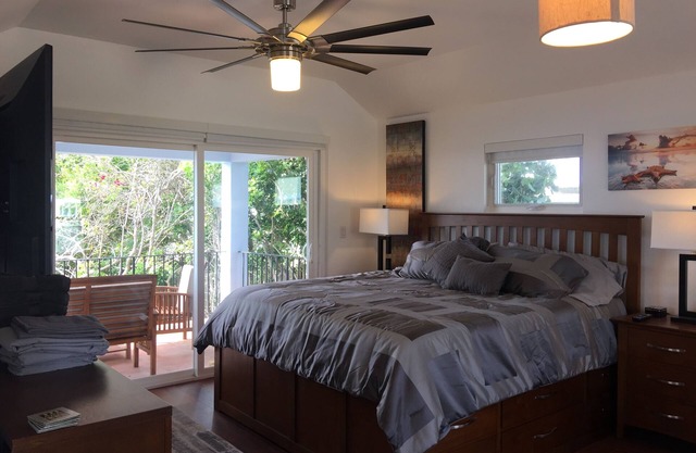 Brand New, modern, light, delightful small apartment packed with luxuries