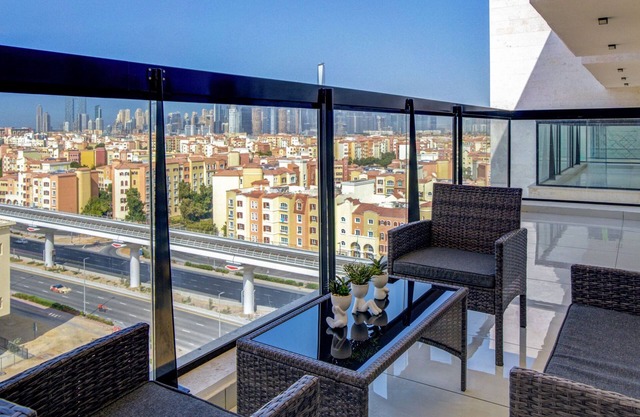 Brand New Modern Two Bedroom by The Metro