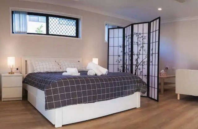 Brand new oversized apartment/ground level