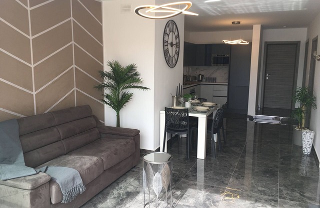 BRAND NEW Penthouse 2 Mins From The Sea-Central Bugibba(Fully A/C+Free Wifi)