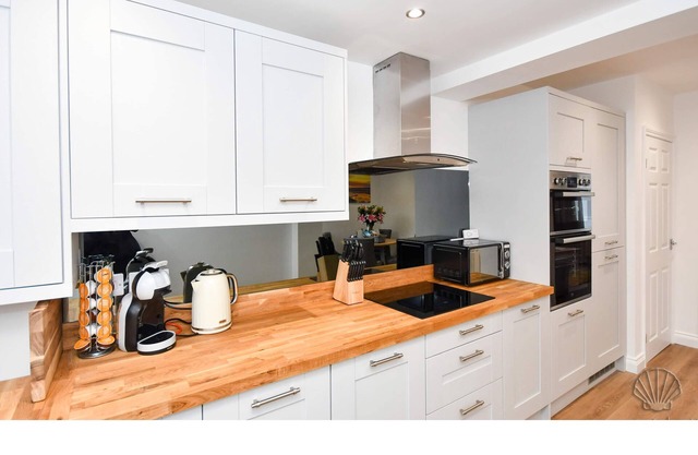 BRAND NEW refurbished 2 bedroom LUXURY cottage 300 yards from Beach