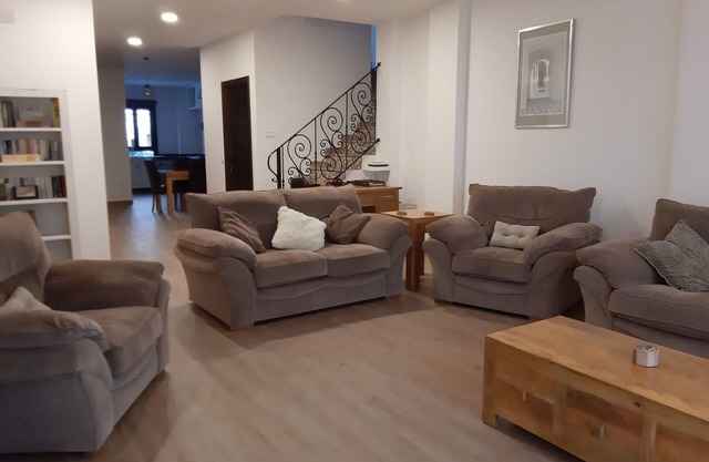 Brand new traditional style townhouse with central location