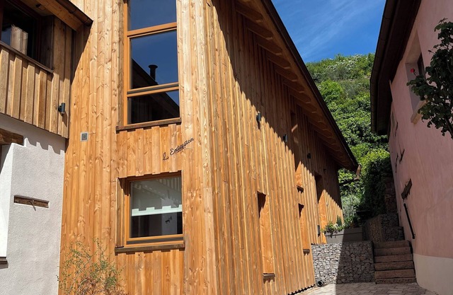 Brand side: Extension. A completely original, modern and unique wooden house