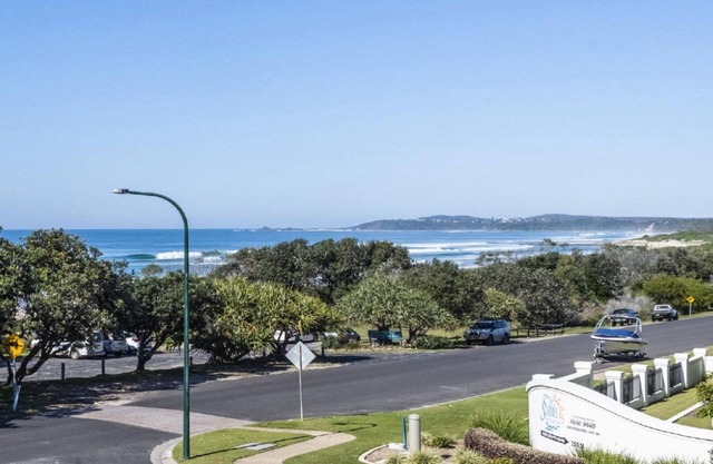 Breakers Block 2 Unit 7 - Lifestyle Yamba