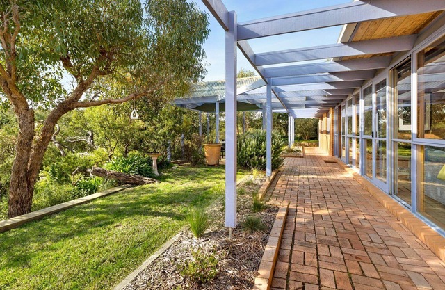 Breamlea Beach House 3