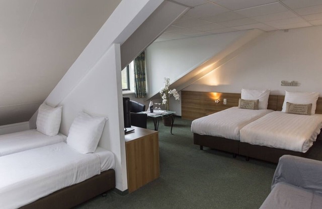 Breathtaking Nature | Relaxing Haven close to Local Landmarks, Reserves & Dining