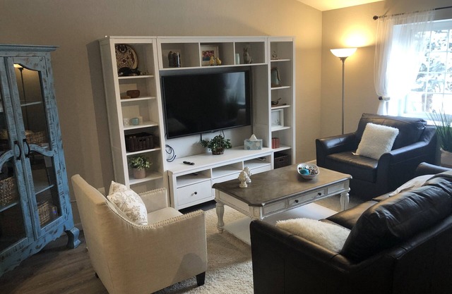 Breathtaking, updated 3 BR/2 BA Home Near Cherry Creek & Quincy Reservoirs