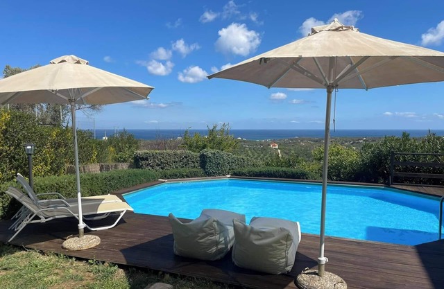 BREATHTAKING VIEW HOME NEAR BEACH- WITH WII-FI AND PRIVATE POOL