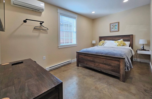 Breckenridge Suites #1 - Charming 1-Bedroom Suite near Grove City Memorial Park