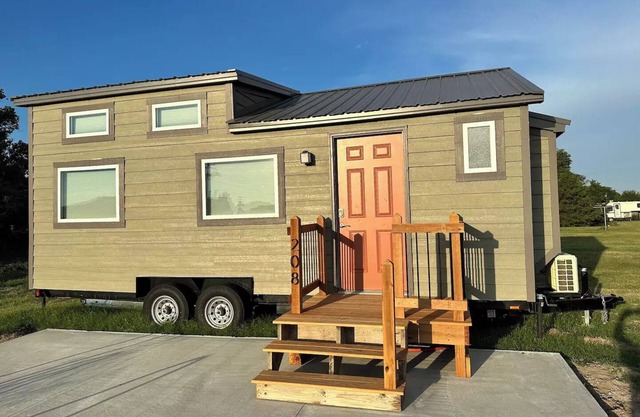 Brent & Jean’s Tiny house