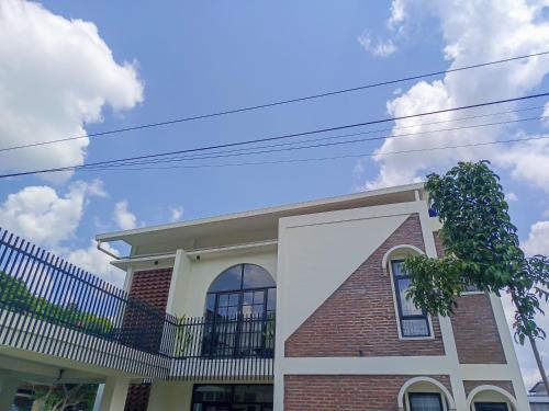 BRICK HOUSE - Unique & Central
