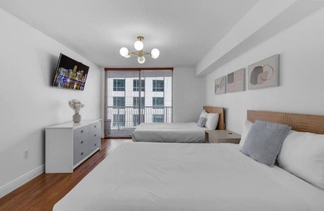 Brickell Club Large 1BD/1 BA with Balcony
