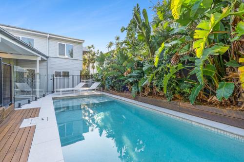 Bridgeport pet-friendly Pool Getaway
