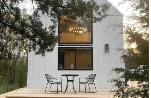 Bridgewater Cabin New/in-town private stay!