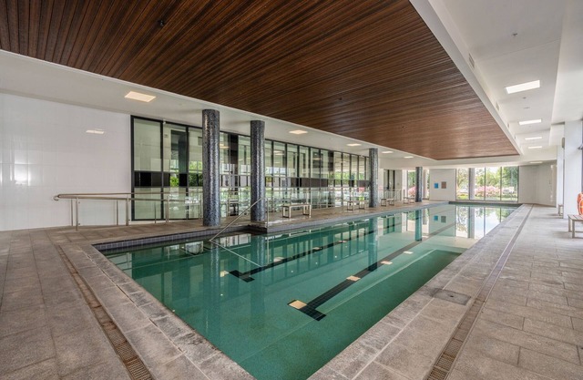 Bright 2-Bed Flat Near City Amenities