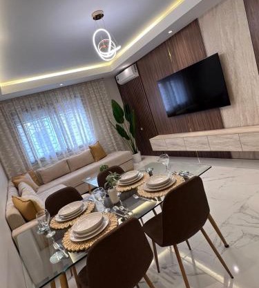 Bright 2-Bedroom Apartment with Balcony & Parking