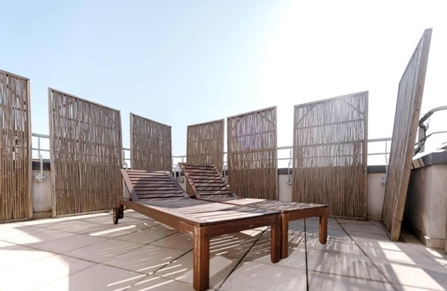 Bright 2BR Penthouse 200m2 with Terrace Gym and Parking
