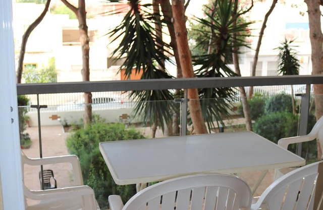 Bright Apartment, Garden View, near Beach