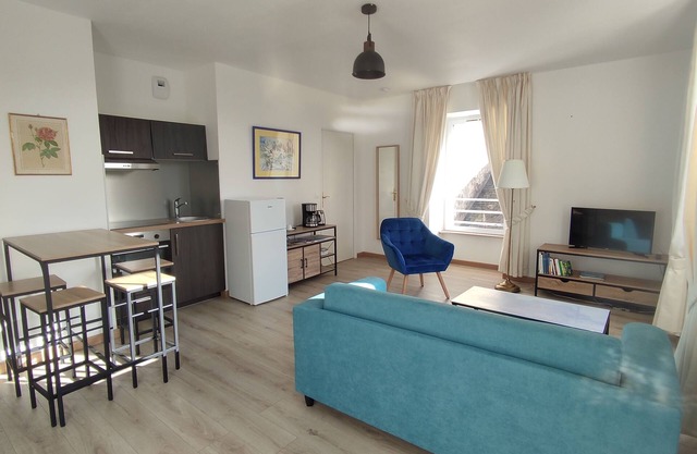 Bright apartment with nature view, in the city center