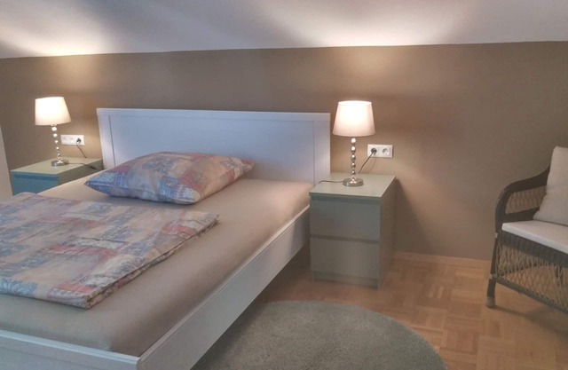 Bright apartment balcony, 2 bedrooms - new bathroom 2023